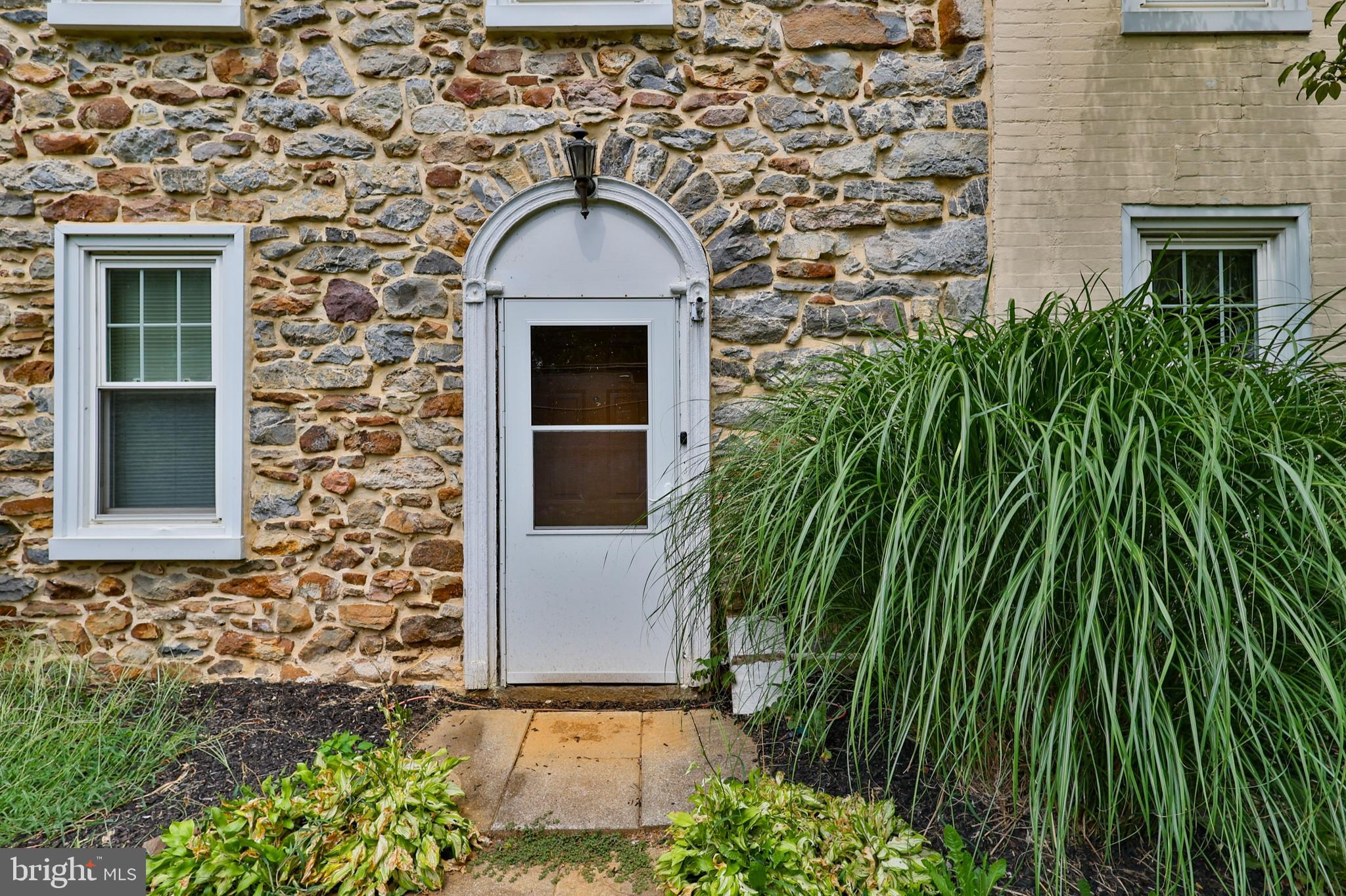 4262 Hecktown Road Bethlehem, PA 18020 - Photo 2 of 43 Gallery Image 2