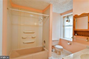 4262 Hecktown Road Bethlehem, PA 18020 - Photo 23 of 43 Gallery Image 23