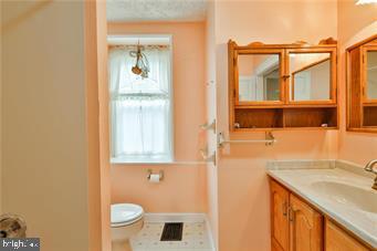 4262 Hecktown Road Bethlehem, PA 18020 - Photo 24 of 43 Gallery Image 24