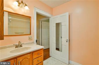 4262 Hecktown Road Bethlehem, PA 18020 - Photo 25 of 43 Gallery Image 25