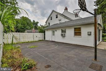4262 Hecktown Road Bethlehem, PA 18020 - Photo 39 of 43 Gallery Image 39