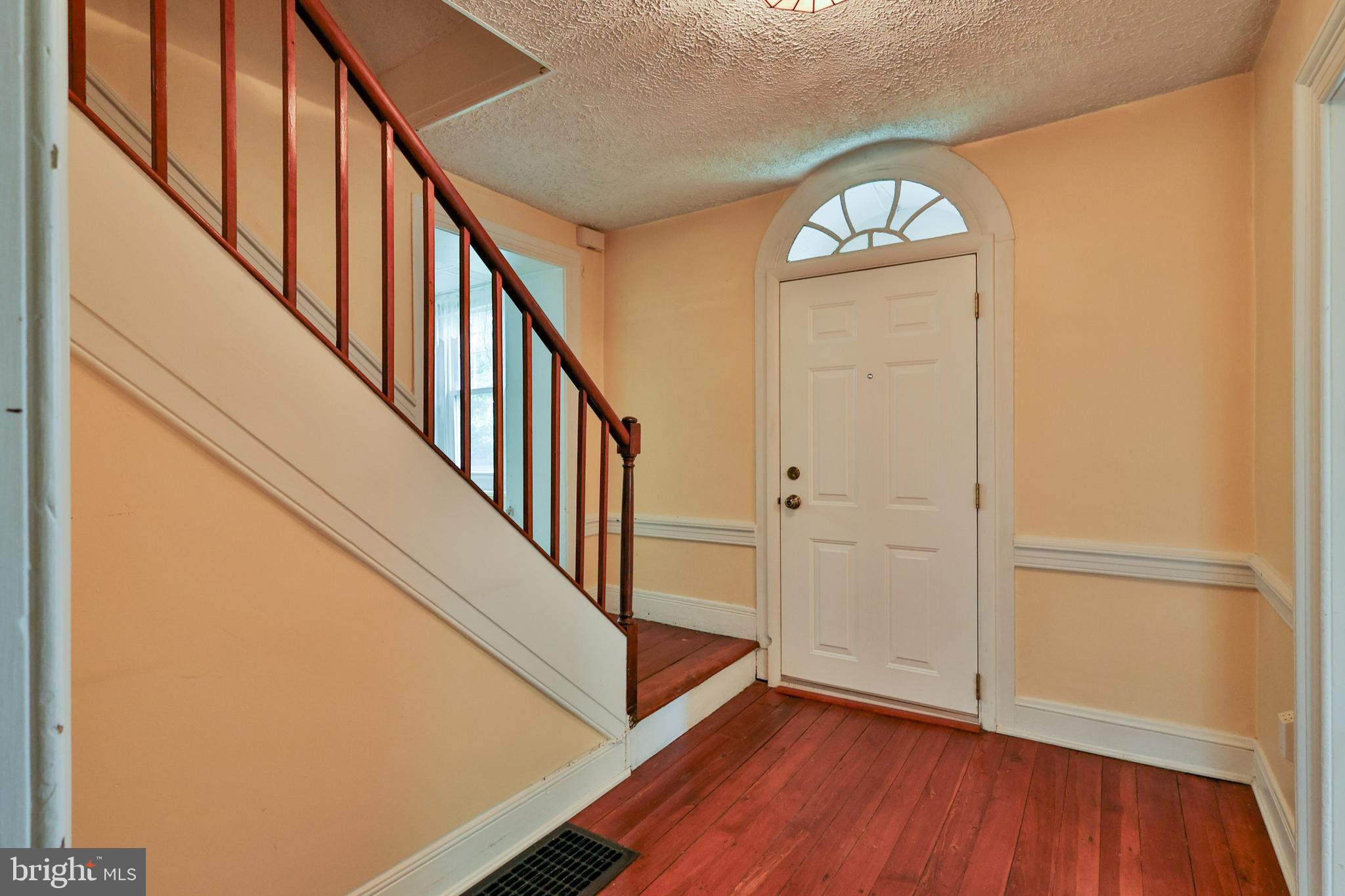 4262 Hecktown Road Bethlehem, PA 18020 - Photo 4 of 43 Gallery Image 4
