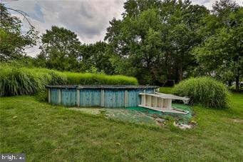 4262 Hecktown Road Bethlehem, PA 18020 - Photo 41 of 43 Gallery Image 41