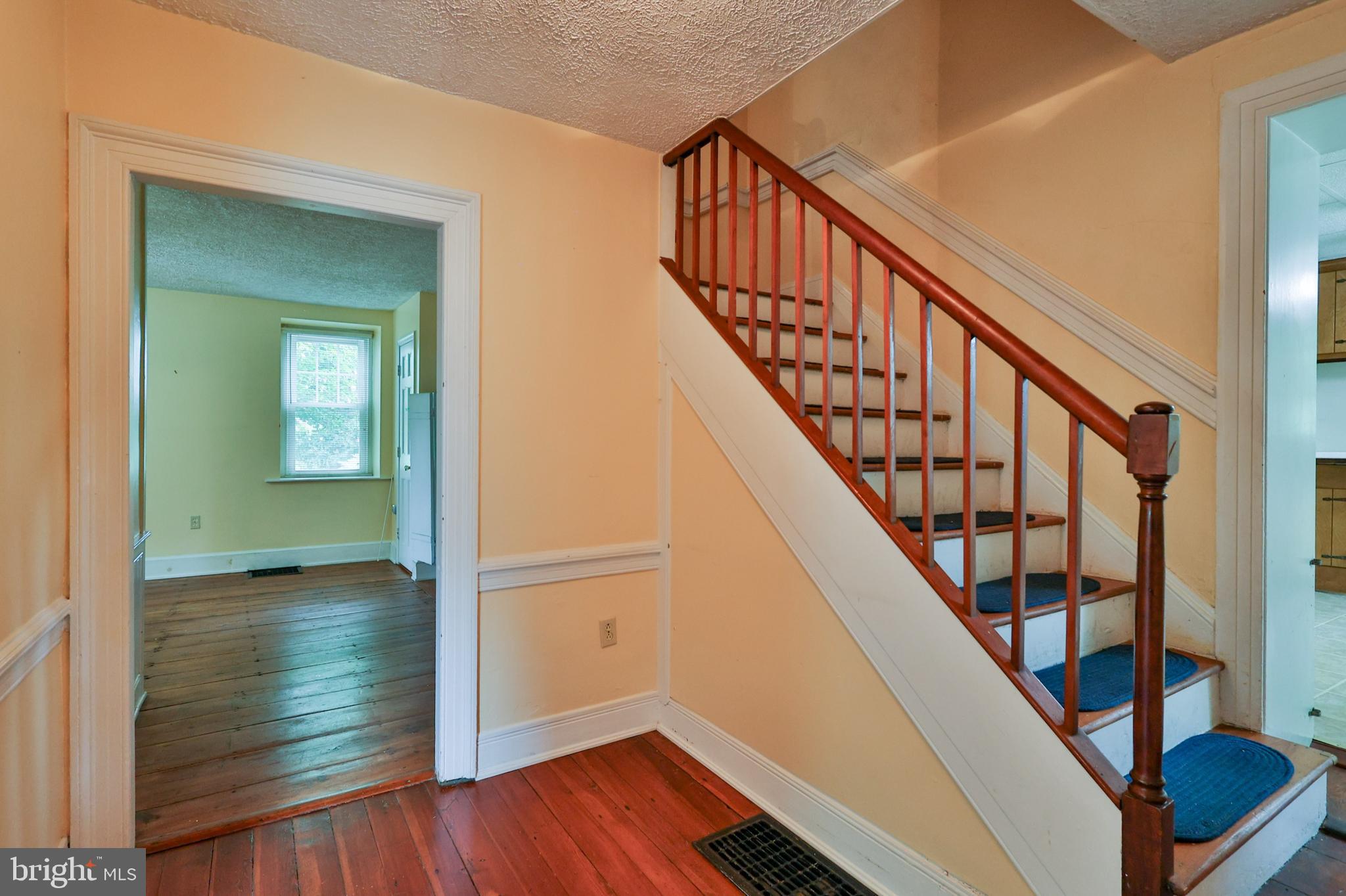 4262 Hecktown Road Bethlehem, PA 18020 - Photo 5 of 43 Gallery Image 5