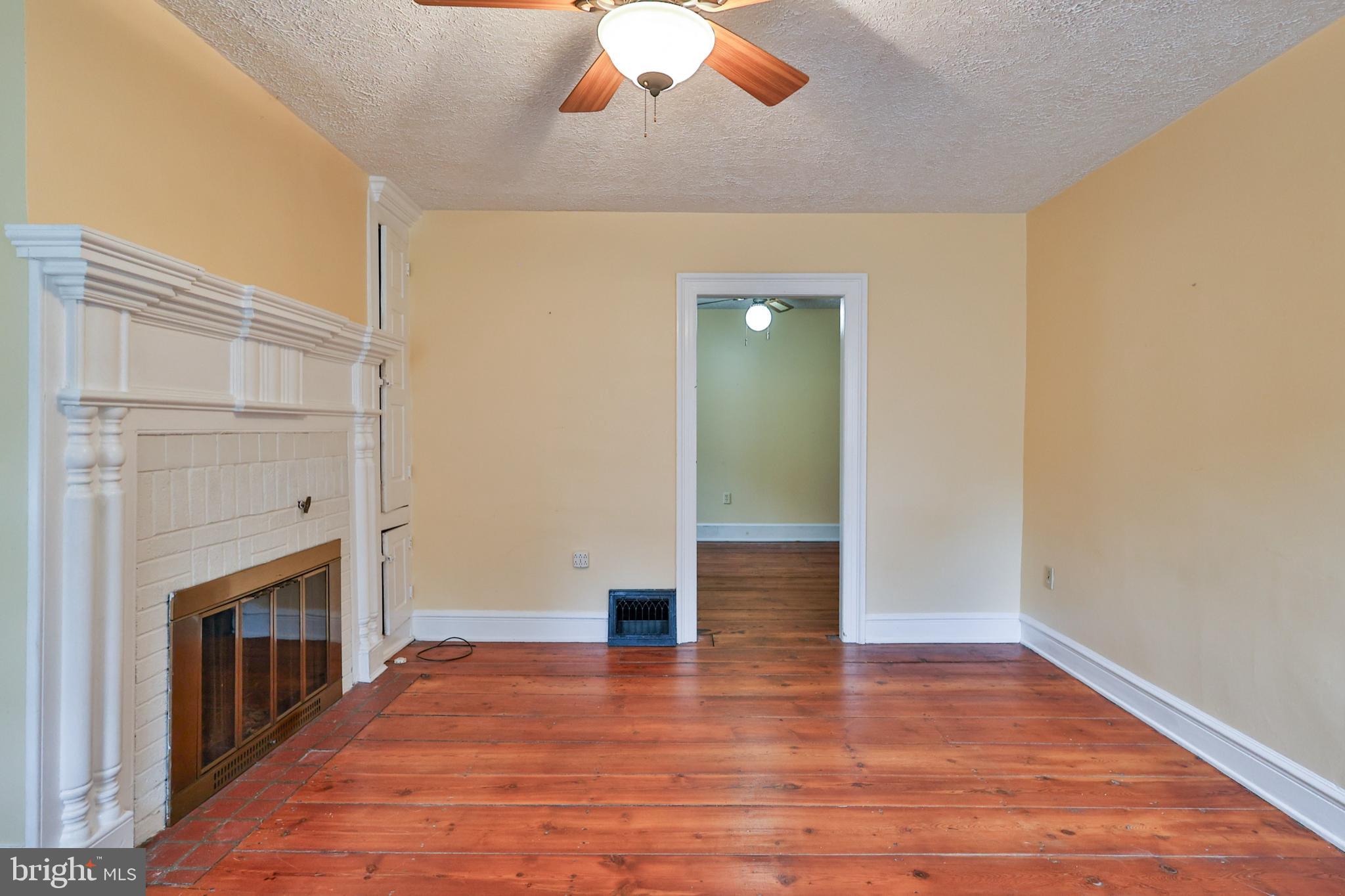 4262 Hecktown Road Bethlehem, PA 18020 - Photo 8 of 43 Gallery Image 8