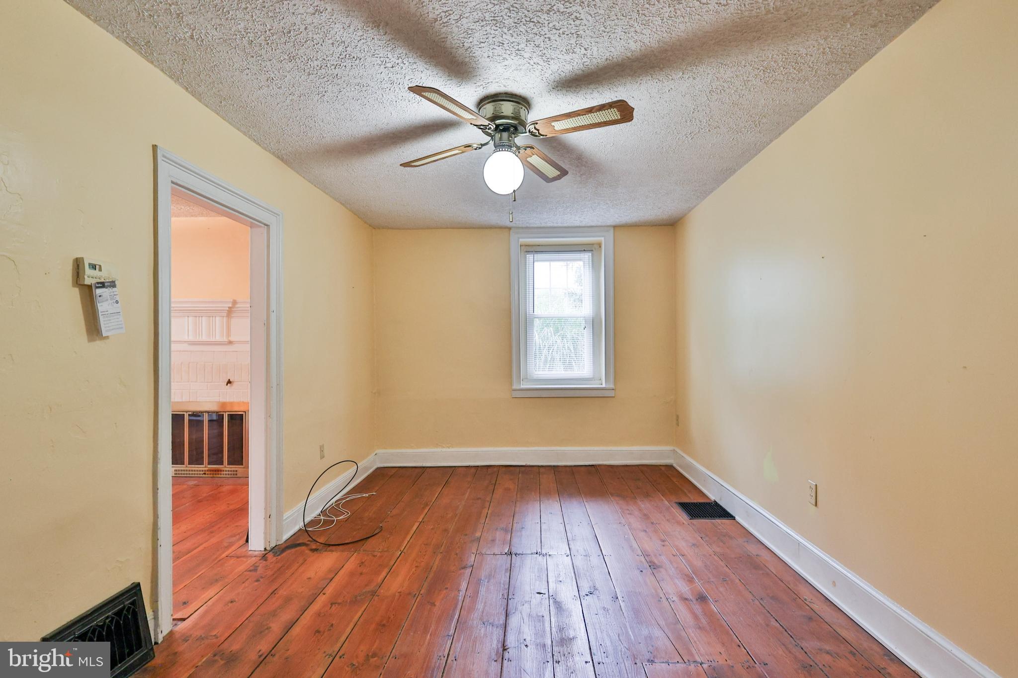 4262 Hecktown Road Bethlehem, PA 18020 - Photo 9 of 43 Gallery Image 9