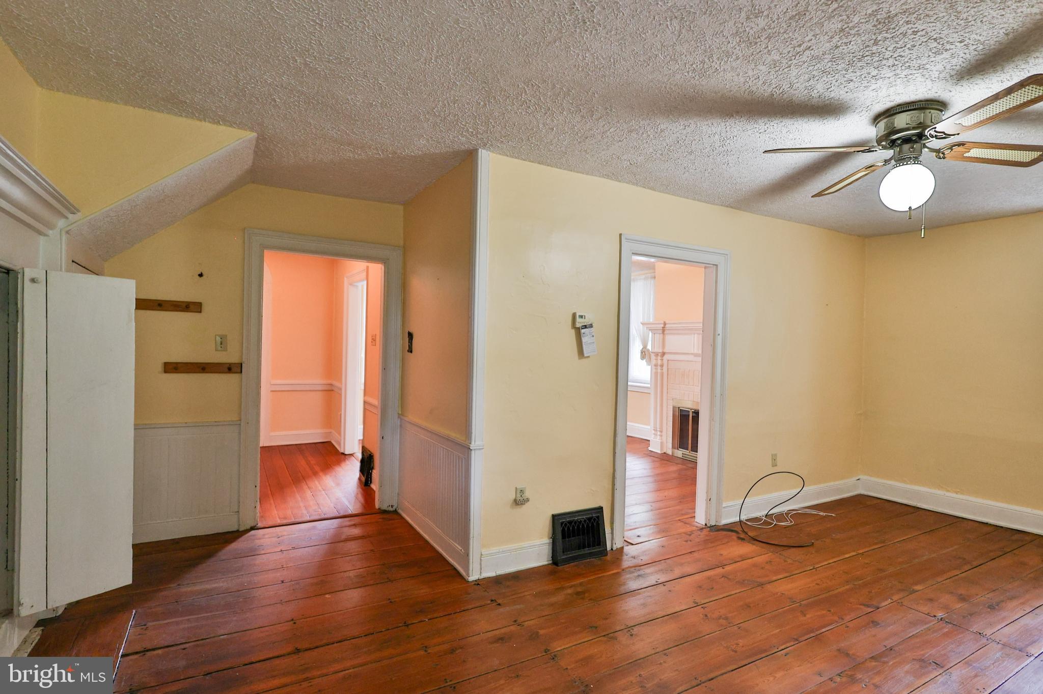 4262 Hecktown Road Bethlehem, PA 18020 - Photo 10 of 43 Gallery Image 10