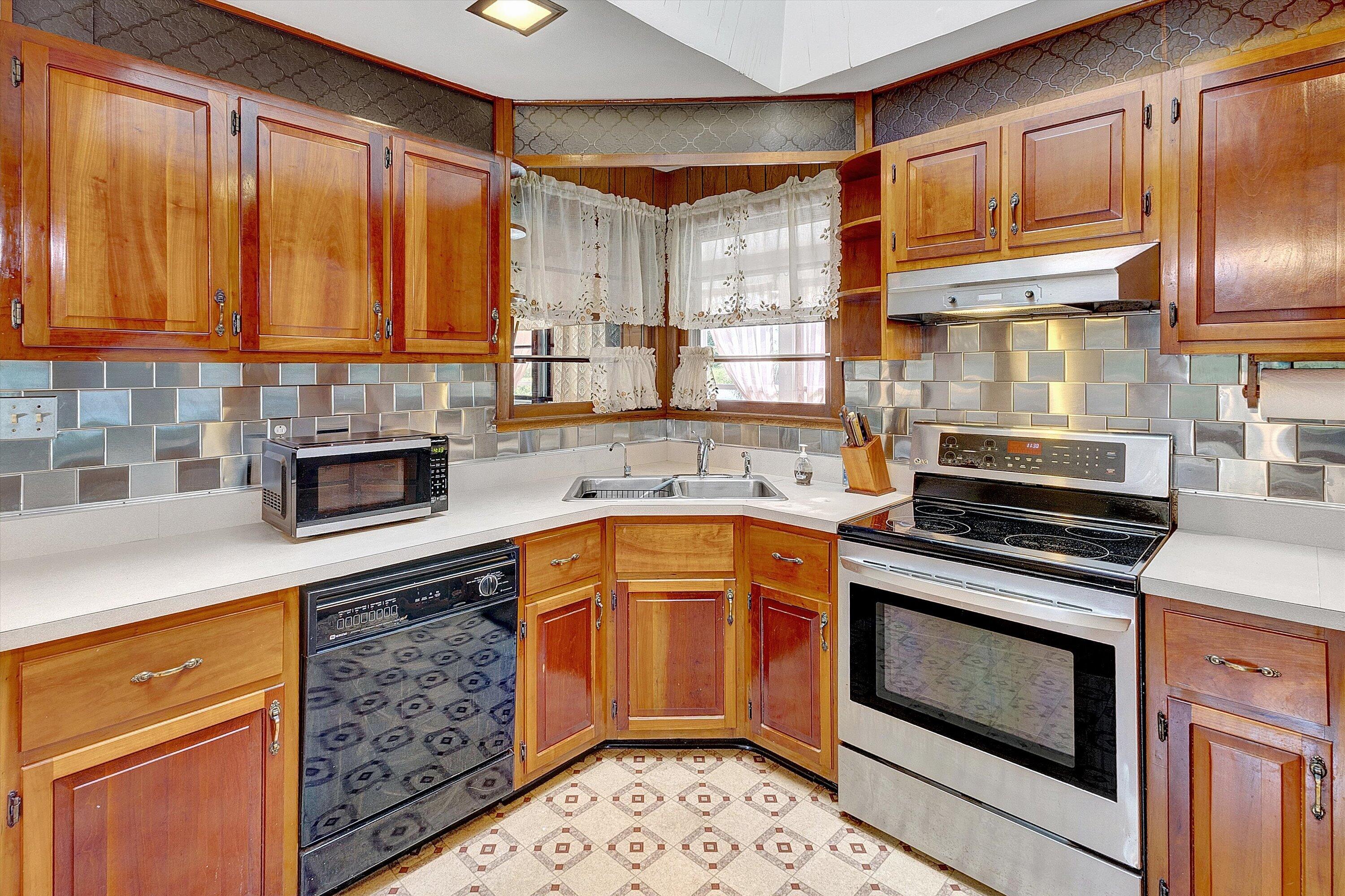 204 Boone Road Covington, VA 24426 - Photo 11 of 31 11-201A1524