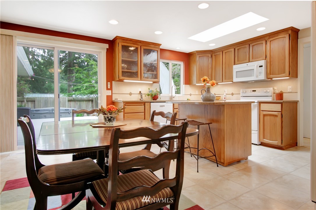 16443 Southeast 134th Street Renton, WA 98059 - Photo 10 of 40