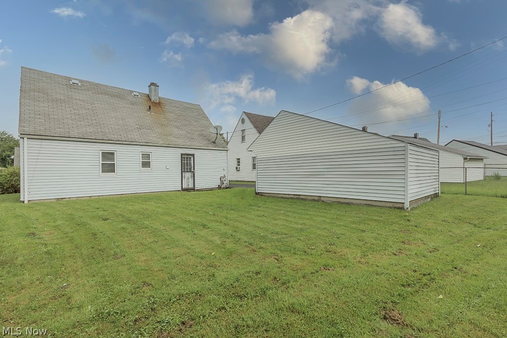 20212 Longbrook Road Warrensville Heights, OH 44128 - Photo 2 of 32