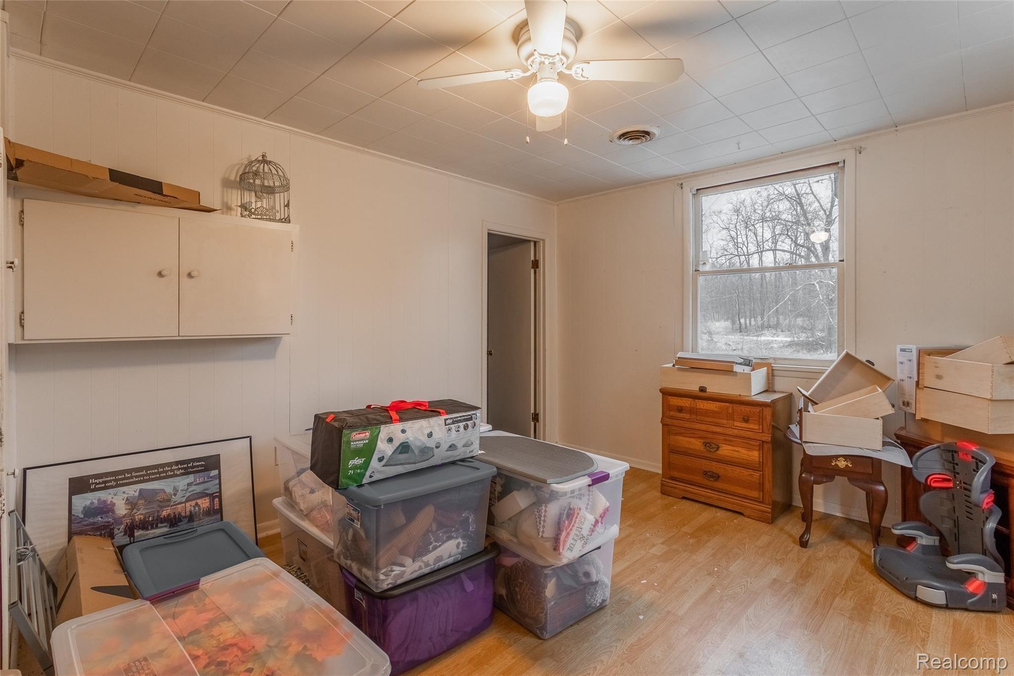 9265 Hartland Road Fenton, MI 48430 - Photo 33 of 35 Interiors-17.jpg