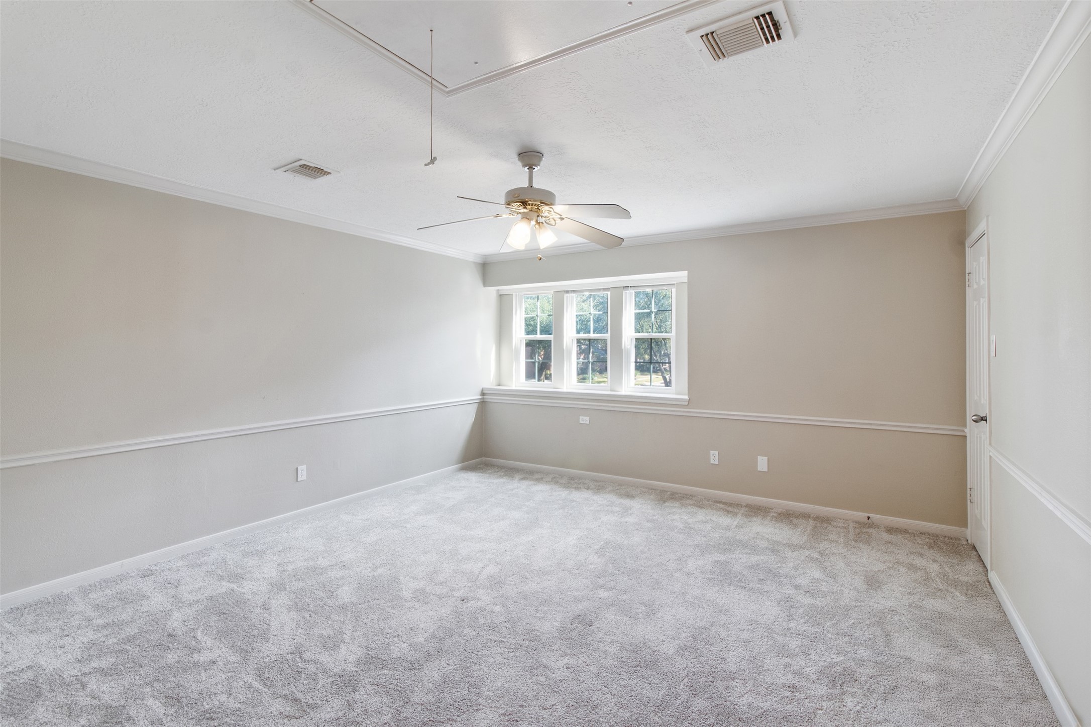5127 Heathfield Court Houston, TX 77084 - Photo 23 of 37 Pool table, ping pong, TV and video games...the possibilities are endless in this game room that also has a large closet.