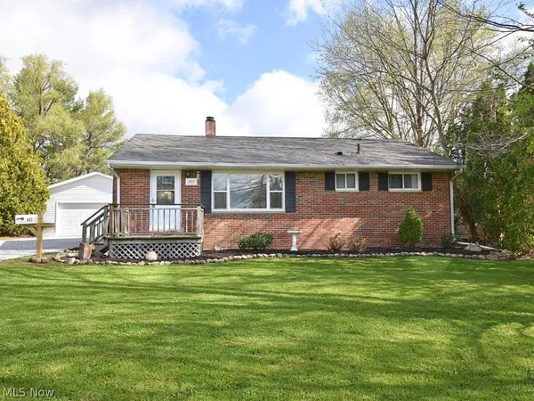 $238,900 | 307 Hilltop Drive, Chardon, OH 44024