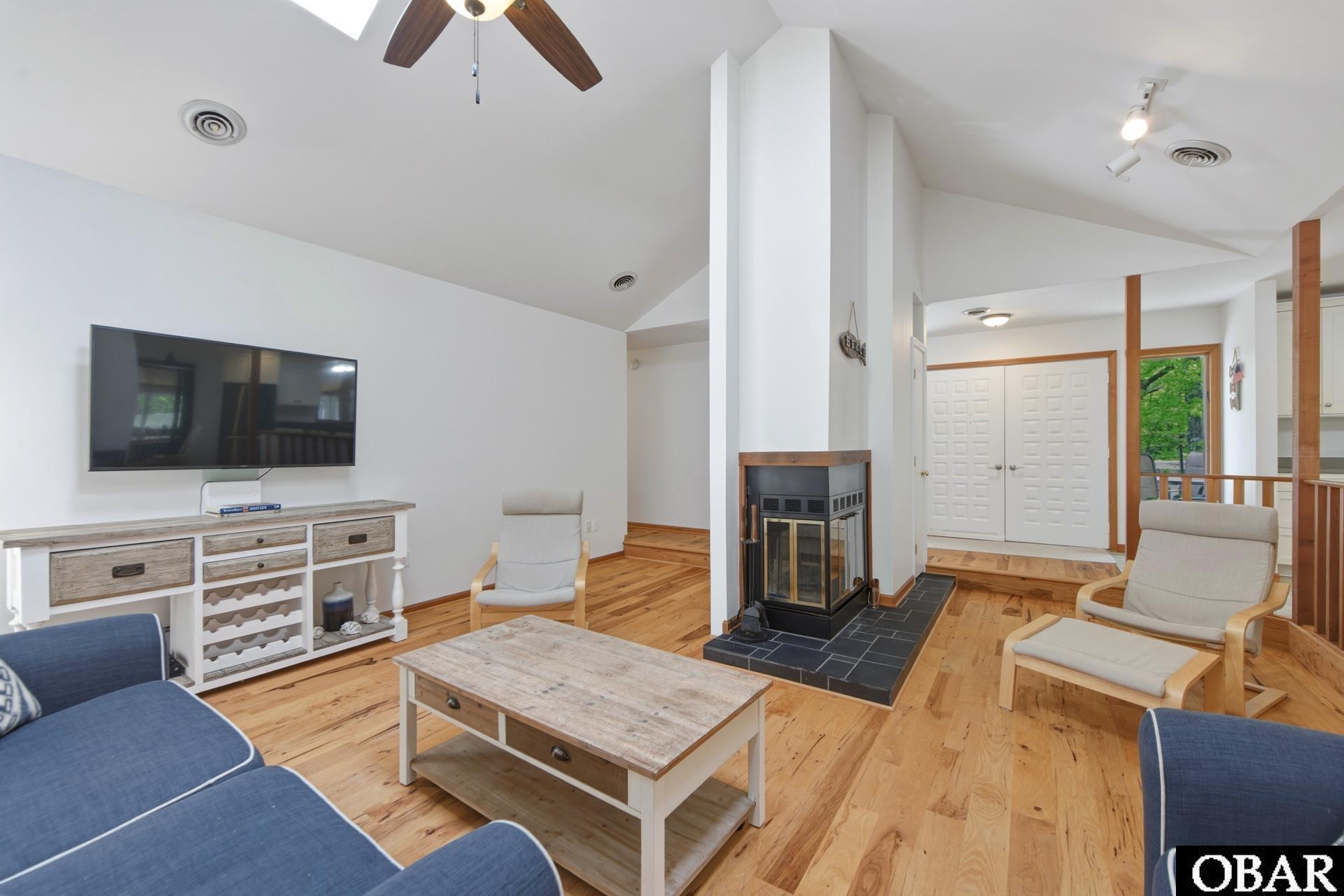 175 Beech Tree Trail, Unit 5 Southern Shores, NC 27949 - Photo 7 of 50 Charater & Charm Throughout