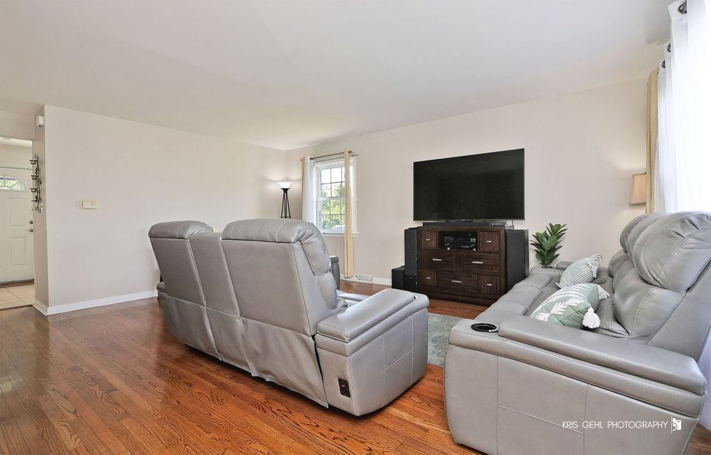 9550 Potter Road Des Plaines, IL 60016 - Photo 4 of 22