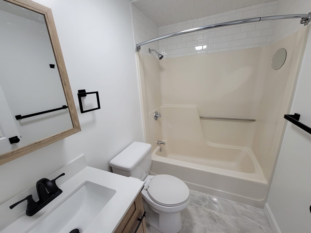 5 Lenox Street, Unit 4 Lowell, MA 01852 - Photo 2 of 34