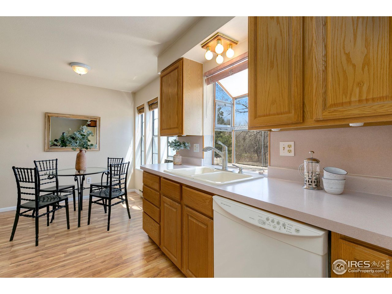 1717 West Drake Road, Unit 5B Fort Collins, CO 80526 - Photo 11 of 34 Eat in kitchen