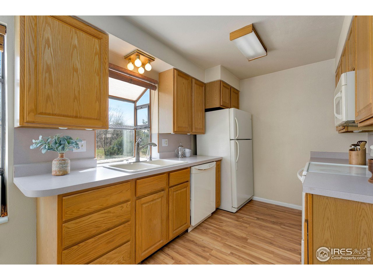 1717 West Drake Road, Unit 5B Fort Collins, CO 80526 - Photo 10 of 34 Kitchen complete with all appliances included
