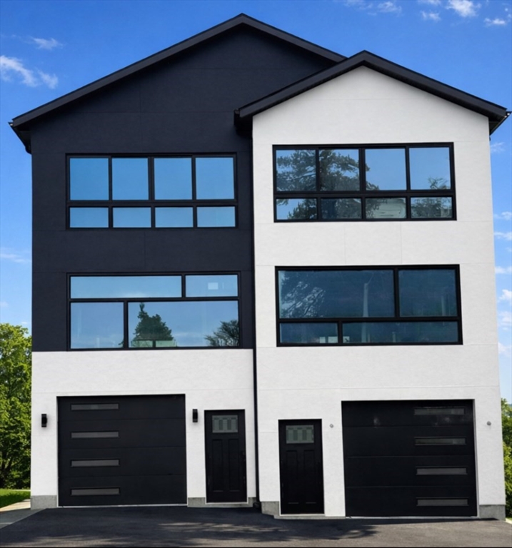 47 Laurel Street Worcester, MA 01605 - Photo 25 of 25 a front view of a house