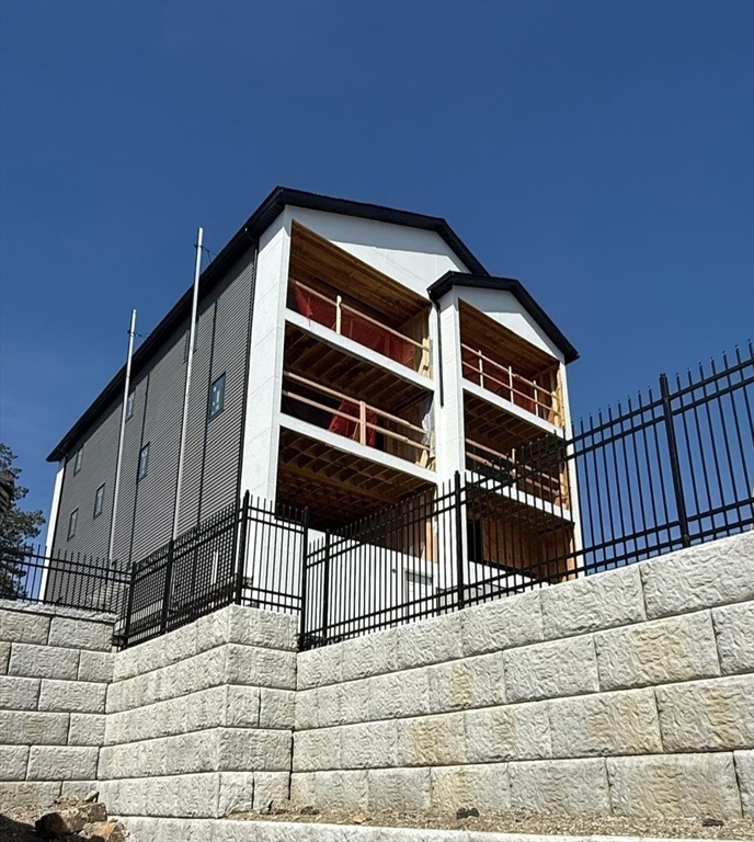47 Laurel Street Worcester, MA 01605 - Photo 4 of 9 a view of balcony