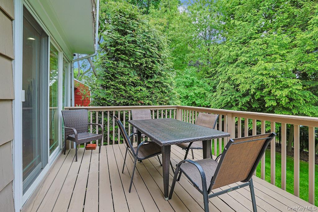 305 Stratton Road New Rochelle, NY 10804 - Photo 28 of 32 a view of a balcony with furniture