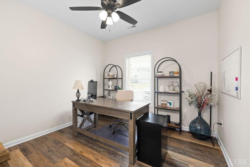 403 North Avenue Appomattox, VA 24522 - Photo 26 of 38