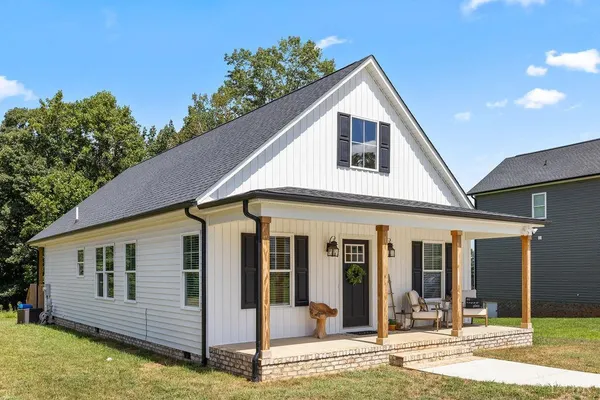 $254,900 | 403 North Avenue, Appomattox, VA 24522