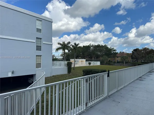 $2,000 | 7981 South French Drive, Unit 2101, Pembroke Pines, FL 33024