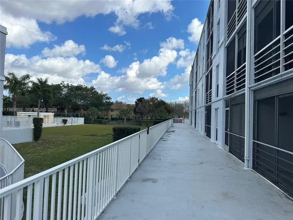 $2,000 | 7981 South French Drive, Unit 2101, Pembroke Pines, FL 33024