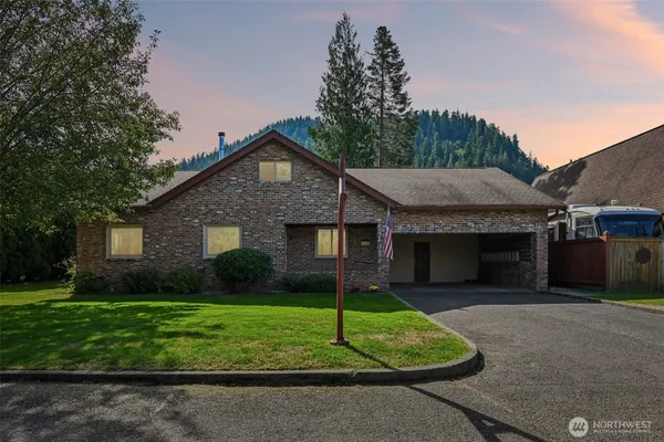 $499,000 | 27527 Southeast 467th Place, Enumclaw, WA 98022