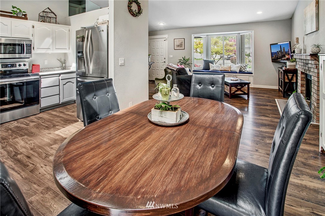 2128 164th Place Southeast Bothell, WA 98012 - Photo 11 of 40