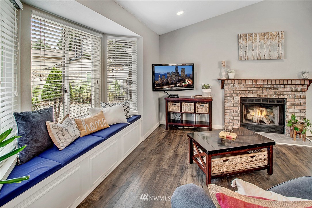 2128 164th Place Southeast Bothell, WA 98012 - Photo 5 of 40