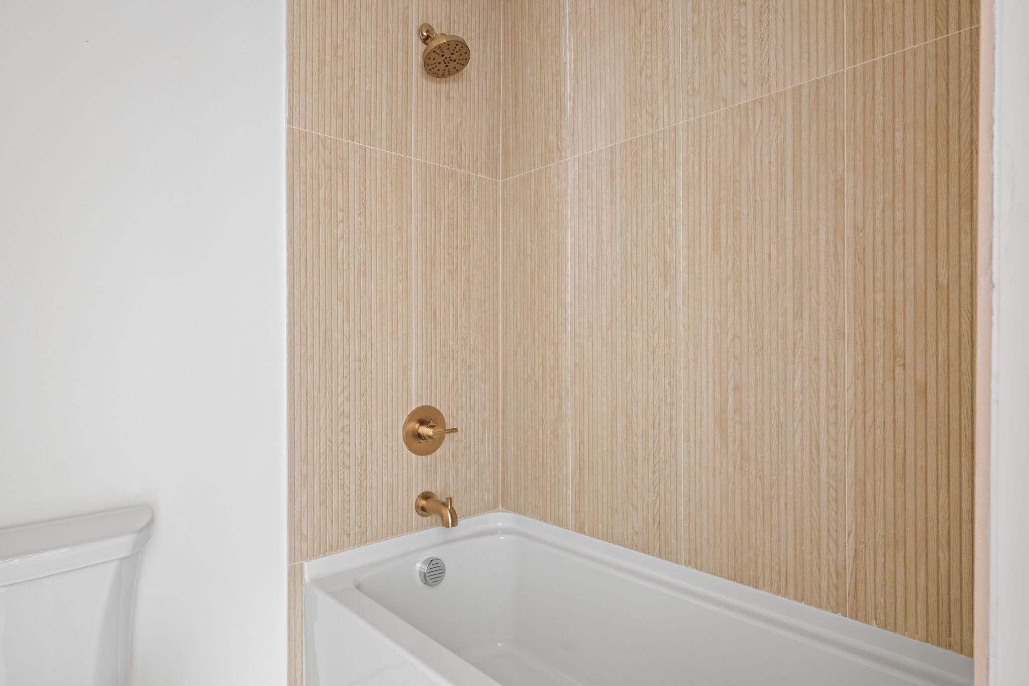 30 Isabella Street Charleston, SC 29403 - Photo 11 of 12 26-web-or-mls-024-30IsabellaSt-Charlesto