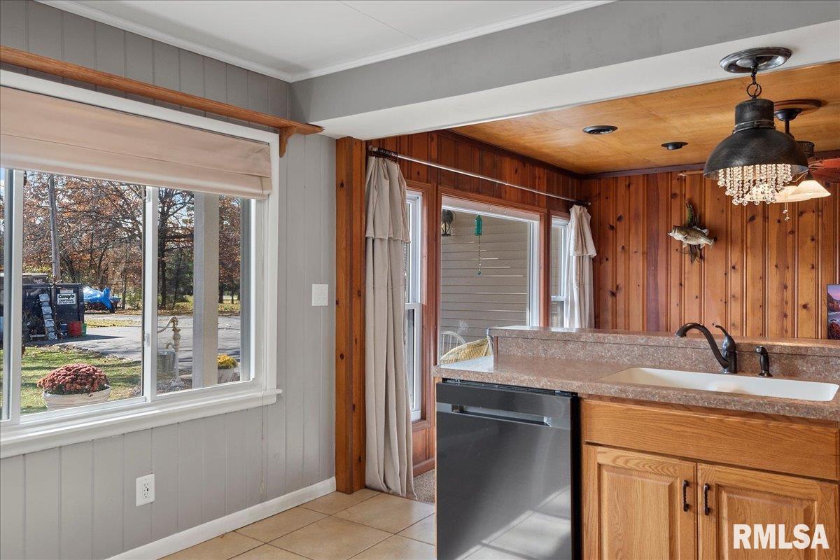 170 North John Wayne Road Dawson, IL 62520 - Photo 19 of 52 Gallery Image 19