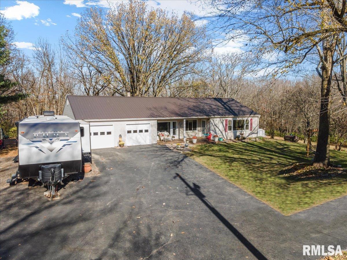 170 North John Wayne Road Dawson, IL 62520 - Photo 3 of 52 Gallery Image 3