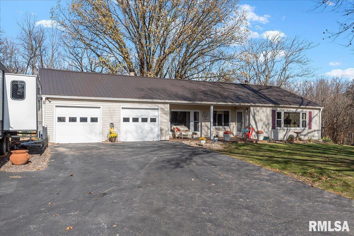 170 North John Wayne Road Dawson, IL 62520 - Photo 6 of 52 Gallery Image 6