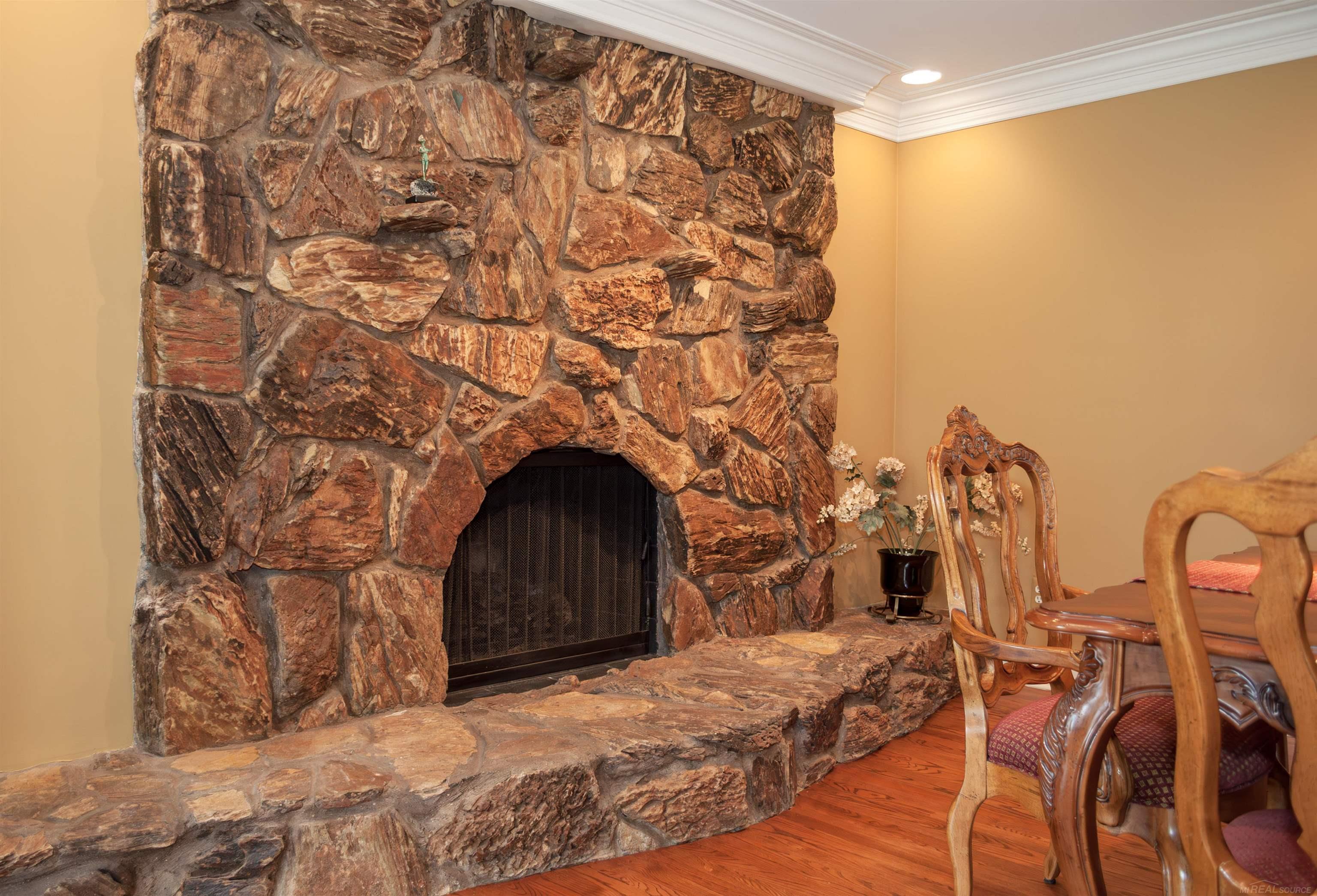 1010 Canterbury Road Grosse Pointe, MI 48236 - Photo 21 of 65 50108159-20.JPG