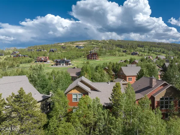 $950,000 | 109 Deer Track Court, Granby, CO 80446