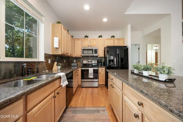 $950,000 | 109 Deer Track Court, Granby, CO 80446
