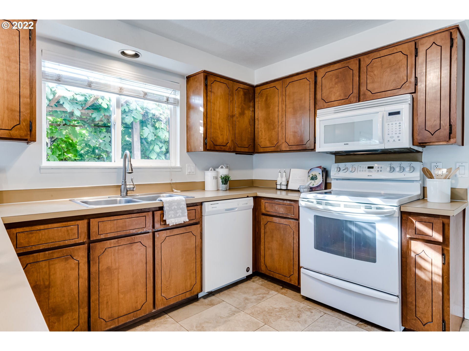 2987 Gilham Road Eugene, OR 97408 - Photo 11 of 30 Gallery Image 11