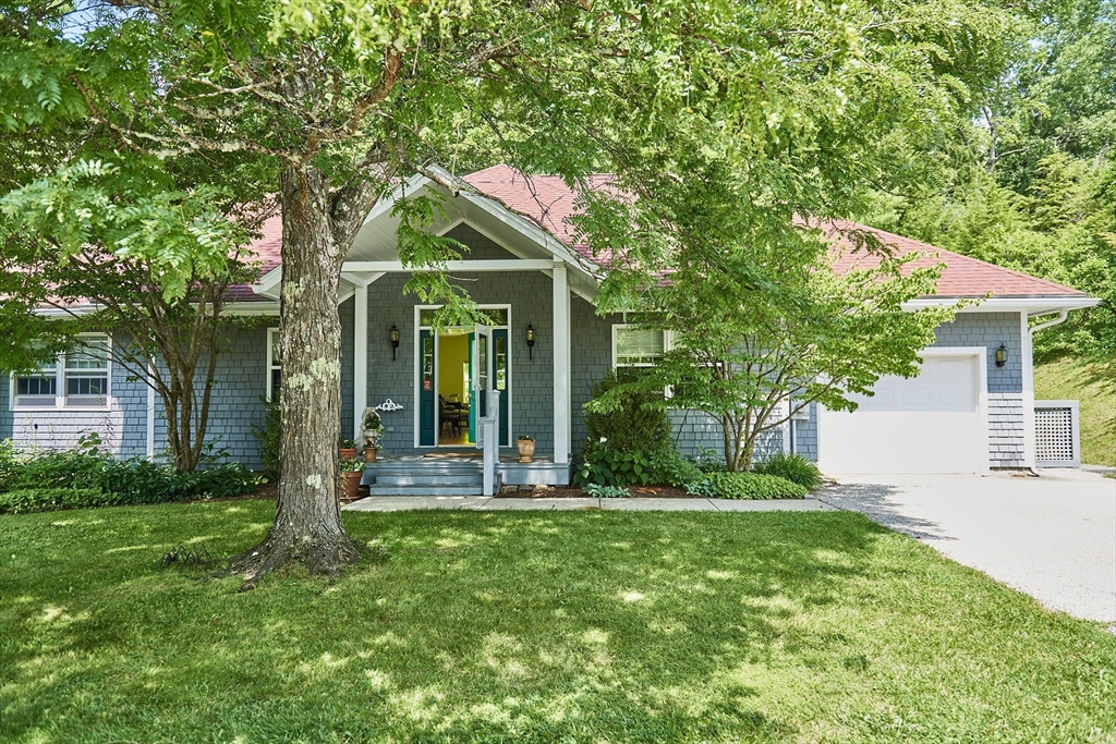 11 Prospect Hill Road, Unit 8 Stockbridge, MA 01262 - Photo 9 of 42 Gallery Image 9