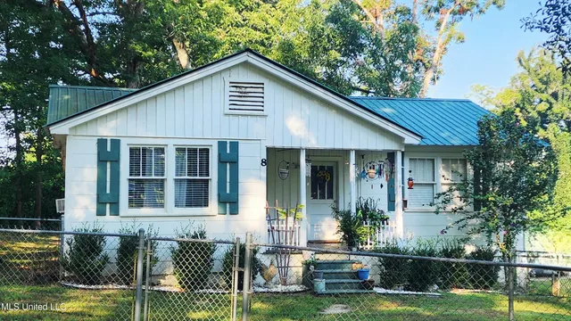 $109,000 | 8 Lofton Lane, Natchez, MS 39120