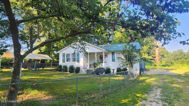 $109,000 | 8 Lofton Lane, Natchez, MS 39120