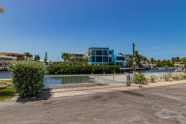 $2,900,000 | 122 Court Contessa, Islamorada, FL 33036