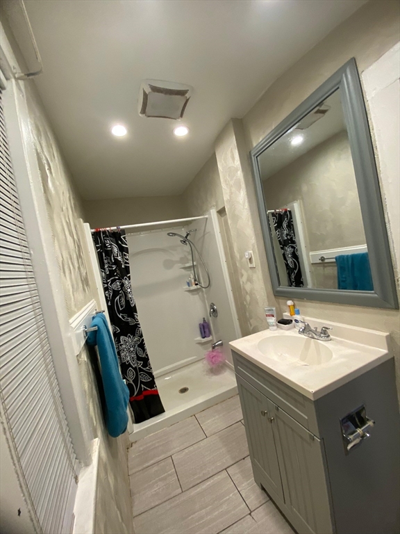 118 Quincy Street Springfield, MA 01109 - Photo 5 of 14