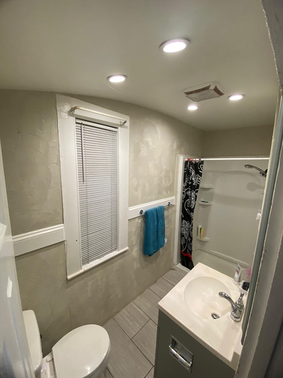 118 Quincy Street Springfield, MA 01109 - Photo 7 of 14