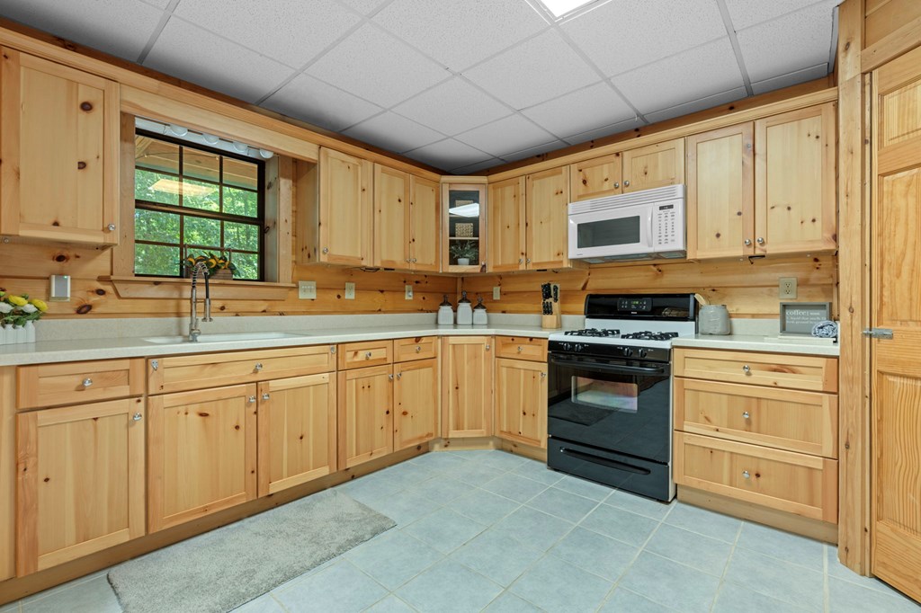 556 Flat Creek Circle Blue Ridge, GA 30513 - Photo 41 of 52 Gallery Image 41