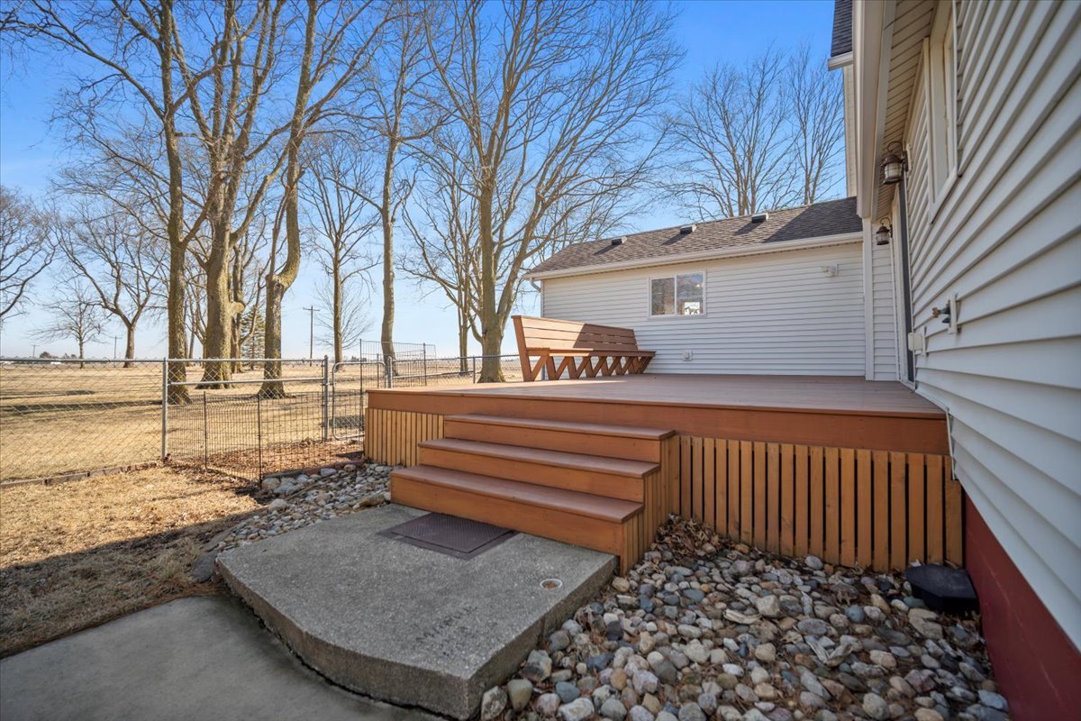 2411 Goldberg Road Bloomington, IL 61705 - Photo 30 of 55 Gallery Image 30