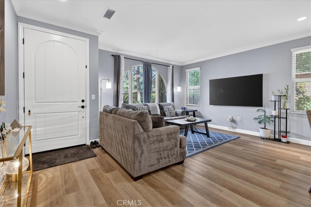 268 Overbrook Irvine, CA 92620 - Photo 4 of 37