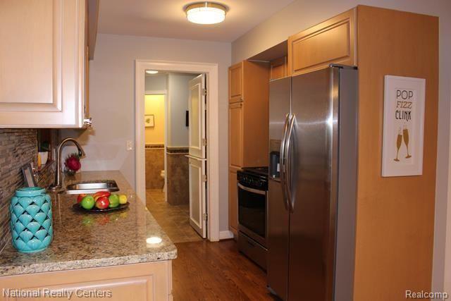 2408 Eastern Avenue Rochester Hills, MI 48307 - Photo 8 of 22